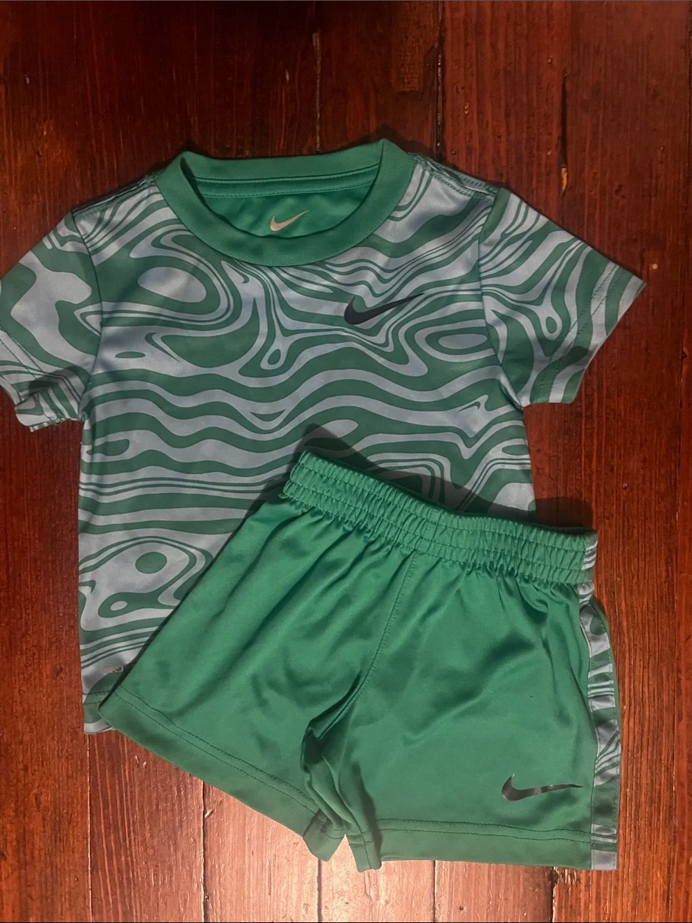 Nike Green Wave-Print Kids Shirt & Solid Shorts Set